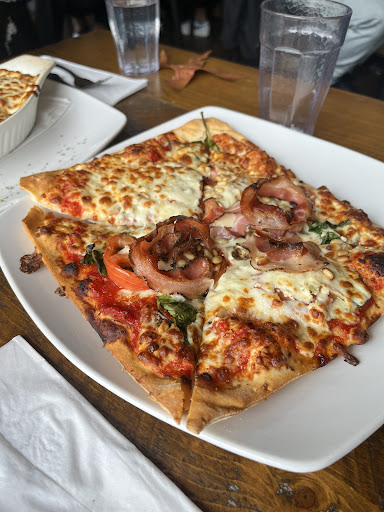 Photo of Yaoooo Pizza Pub - 123 Chem. de Kandahar, Mont-Tremblant, QC J8E 1E2