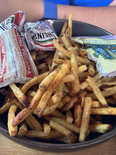 Photo of Yaoooo Pizza Pub - 123 Chem. de Kandahar, Mont-Tremblant, QC J8E 1E2