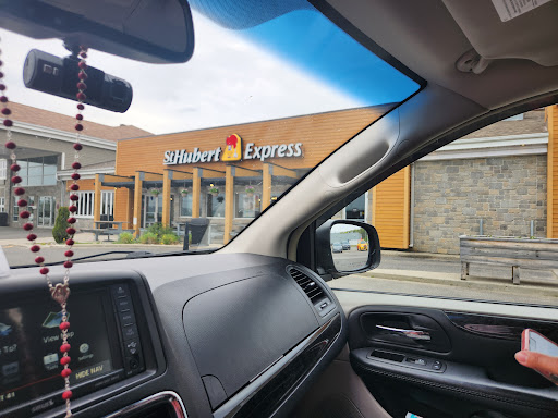 Photo of St-Hubert Express - 205 Chem. des Poirier, Montmagny, QC G5V 3X7