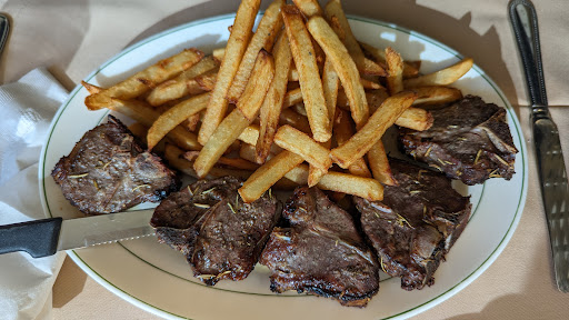Photo of Restaurant Daou - 2373 Blvd. Marcel-Laurin, Saint-Laurent, QC H4R 1K4