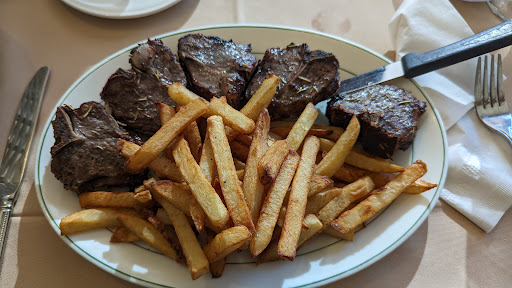 Photo of Restaurant Daou - 2373 Blvd. Marcel-Laurin, Saint-Laurent, QC H4R 1K4