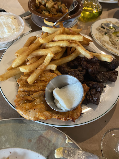 Photo of Restaurant Daou - 2373 Blvd. Marcel-Laurin, Saint-Laurent, QC H4R 1K4