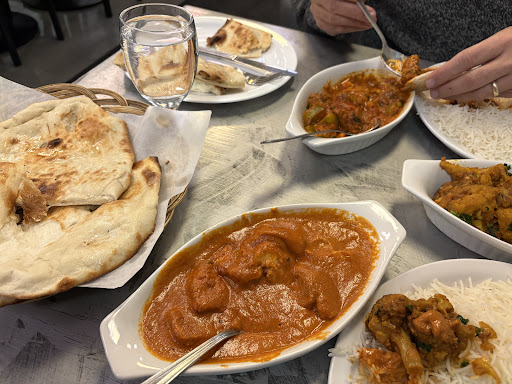 Photo of Royal Tandoori grill - 3200 Bd de la Gare #110, Vaudreuil-Dorion, QC J7V 8W5