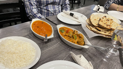 Photo of Royal Tandoori grill - 3200 Bd de la Gare #110, Vaudreuil-Dorion, QC J7V 8W5