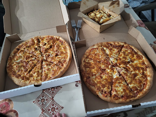 Photo of H&R Pizza and Wings - 197A Norice St, Ottawa, ON K2G 2Y5