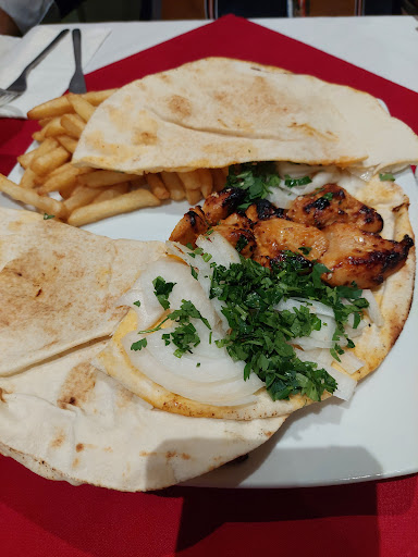 Photo of Al Mashhour Restaurant - Le Boulevard 165-800 Boulevard Chomedy Laval, Montreal, QC H7V 3Y4