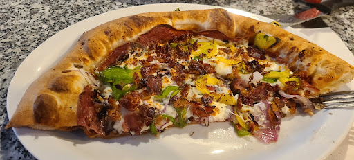 Photo of Pizza Maximum La Baie - 1083 Rue Bagot, La Baie, QC G7B 2P2