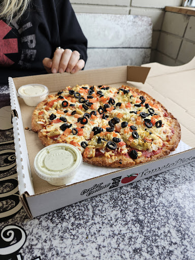 Photo of Red Tomato Pies, Quesnel BC - 160 Barlow Ave, Quesnel, BC V2J 2B7
