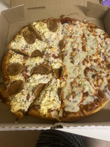 Photo of Red Tomato Pies, Quesnel BC - 160 Barlow Ave, Quesnel, BC V2J 2B7