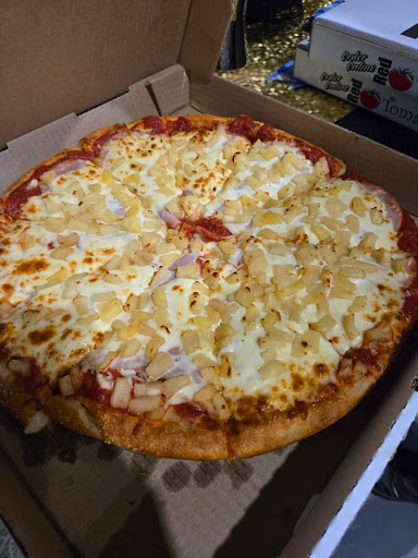 Photo of Red Tomato Pies, Quesnel BC - 160 Barlow Ave, Quesnel, BC V2J 2B7