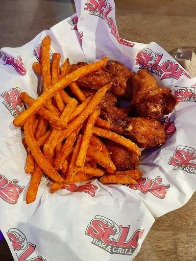 Photo of St. Louis Bar & Grill - 175 Hampton Rd, Quispamsis, NB E2E 4J8