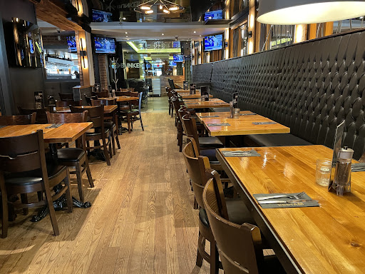 Photo of L'Estaminet - 299 Rue Lafontaine, Rivière-du-Loup, QC G5R 3B1
