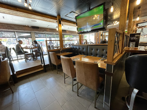Photo of L'Estaminet - 299 Rue Lafontaine, Rivière-du-Loup, QC G5R 3B1