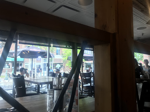 Photo of L'Estaminet - 299 Rue Lafontaine, Rivière-du-Loup, QC G5R 3B1