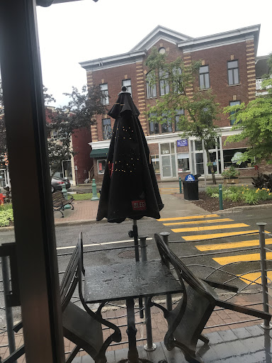 Photo of L'Estaminet - 299 Rue Lafontaine, Rivière-du-Loup, QC G5R 3B1