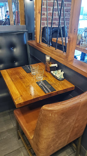 Photo of L'Estaminet - 299 Rue Lafontaine, Rivière-du-Loup, QC G5R 3B1