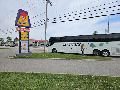 Photo of St-Hubert Express - 21 Bd de l'Anse, Roberval, QC G8H 1Z1