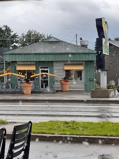 Photo of Restaurant Yogi - 675 Bd Marcotte, Roberval, QC G8H 2A1