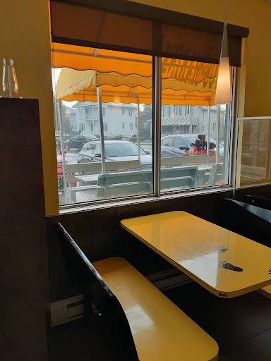 Photo of Restaurant Yogi - 675 Bd Marcotte, Roberval, QC G8H 2A1