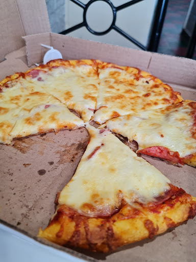 Photo of Rockland Pizza - 2294 Laurier St, Rockland, ON K4K 1L4