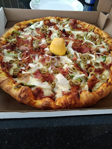 Photo of Rockland Pizza - 2294 Laurier St, Rockland, ON K4K 1L4