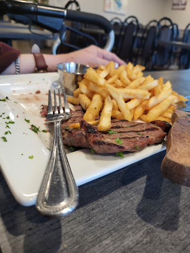 Photo of Big Bite Bistro - 1128 Concession St, Russell, ON K4R 1C8