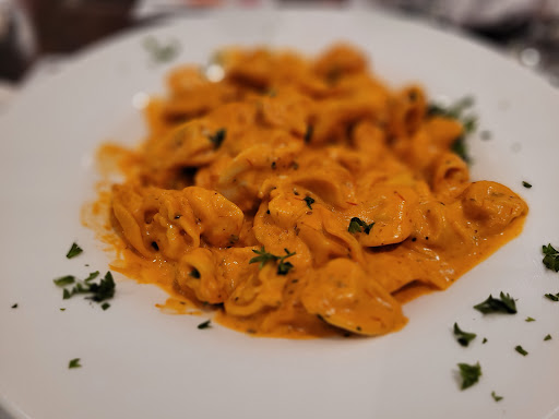 Photo of Restaurant Qaisar's St-jean - 665 1re Rue, Saint-Jean-sur-Richelieu, QC J2X 3B9