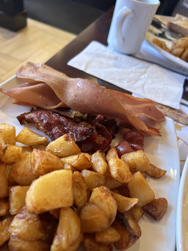 Photo of Restaurant Qaisar's St-jean - 665 1re Rue, Saint-Jean-sur-Richelieu, QC J2X 3B9