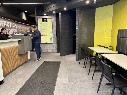 Photo of Malak Al Tawouk - 3454 Av. du Parc, Montréal, QC H2X 2H5