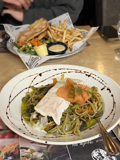 Photo of Restaurant-Bar le Mundial Saint-Raymond - 376 Rue St Joseph, Saint-Raymond, QC G3L 1J9