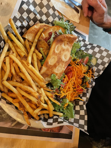 Photo of Restaurant-Bar le Mundial Saint-Raymond - 376 Rue St Joseph, Saint-Raymond, QC G3L 1J9