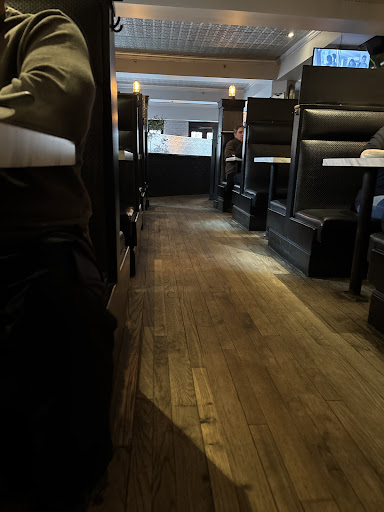Photo of Bistro Moe's - 21 Av. de la Gare, Saint-Sauveur, QC J0R 1R0