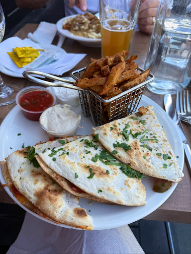 Photo of Bistro Moe's - 21 Av. de la Gare, Saint-Sauveur, QC J0R 1R0