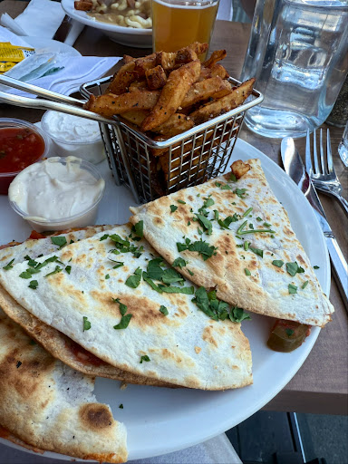 Photo of Bistro Moe's - 21 Av. de la Gare, Saint-Sauveur, QC J0R 1R0