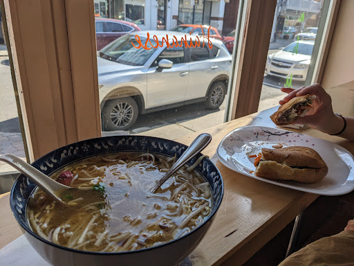 Photo of Comptoir Banh Mi - Pho - Restaurant Vietnamien - Restaurant-Traiteur - Sandwiches - 54 Rue St Vincent, Sainte-Agathe-des-Monts, QC J8C 2A6