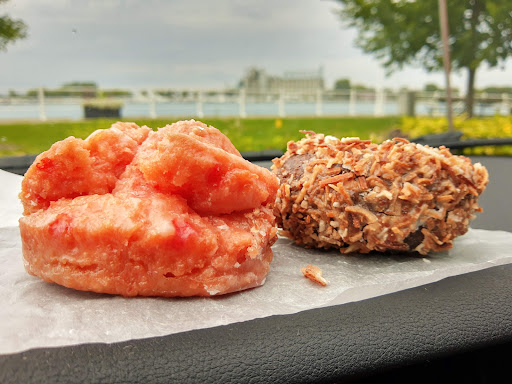Photo of Global Donuts & Deli - 1603 London Line, Sarnia, ON N7W 1A8