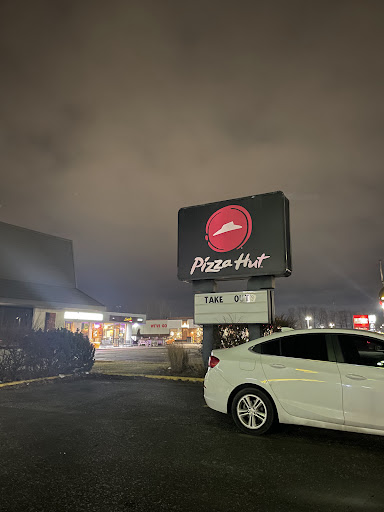 Photo of Pizza Hut - 1252 London Rd, Sarnia, ON N7S 1P5