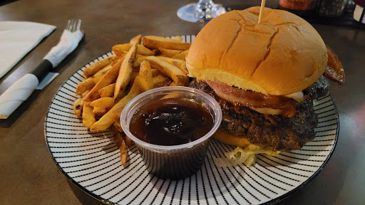 Photo of Cravin's Chill & Grill - 460 Exmouth St, Sarnia, ON N7T 5P3