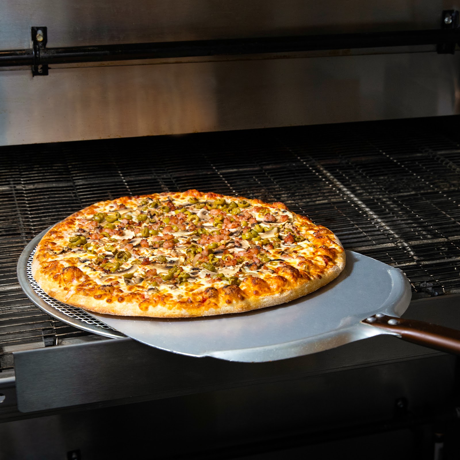 Photo of Gino's Pizza - 8 Queensway East, Simcoe, ON N3Y 4M3