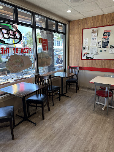 Photo of Pizzalicious Donair shop - 38163 Cleveland Ave, Squamish, BC V8B 0A1