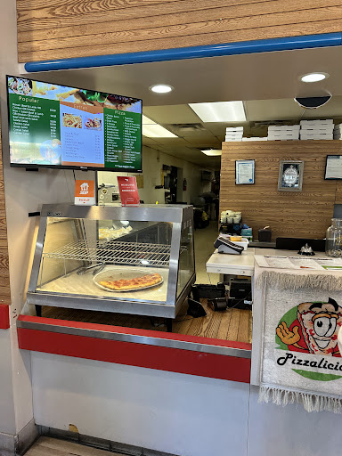 Photo of Pizzalicious Donair shop - 38163 Cleveland Ave, Squamish, BC V8B 0A1