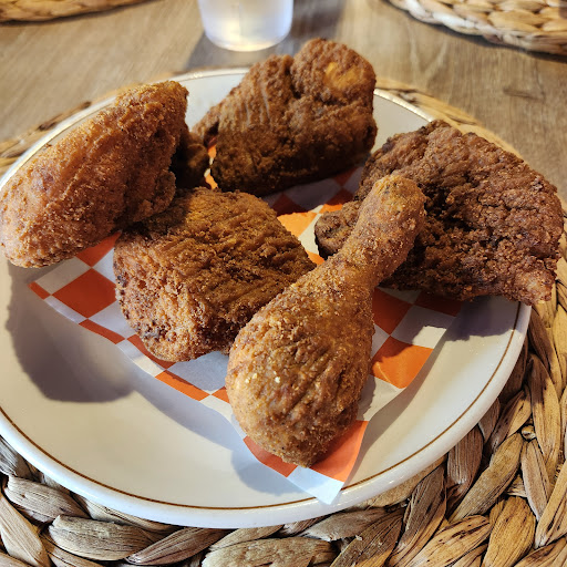 Photo of Mags99 Fried Chicken and Mexican Cantina - 1257 Commercial Way #5, Squamish, BC V8B 0Z4