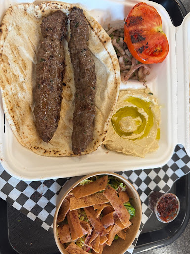 Photo of Le Zouz - 6648 Rue Saint-Georges, Lévis, QC G6V 4H3