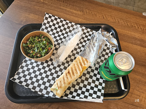 Photo of Le Zouz - 6648 Rue Saint-Georges, Lévis, QC G6V 4H3