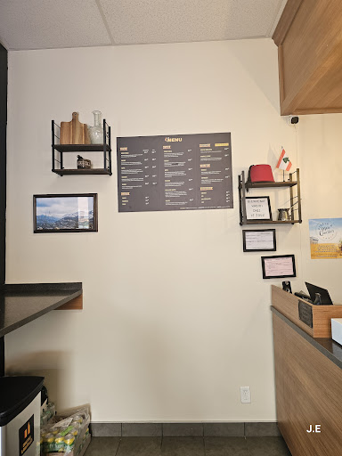 Photo of Le Zouz - 6648 Rue Saint-Georges, Lévis, QC G6V 4H3