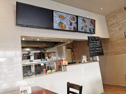 Photo of Dejavu Mediterranean Cuisine - 1470 Centre St #7, Thornhill, ON L4J 3N1