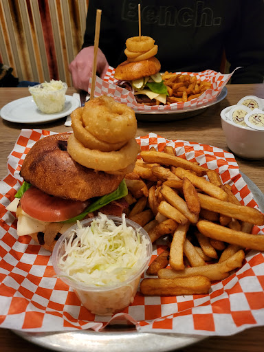 Photo of Restaurant Maman Fournier - 3125 Bd des Récollets, Trois-Rivières, QC G9A 6M1