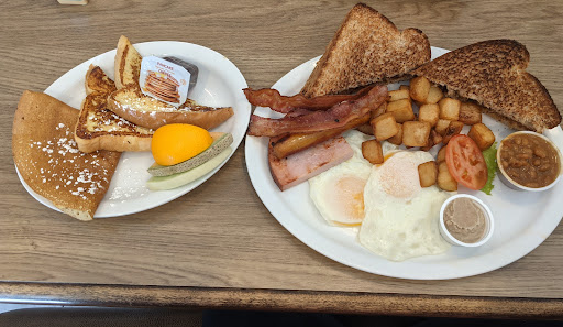 Photo of Restaurant Maman Fournier - 3125 Bd des Récollets, Trois-Rivières, QC G9A 6M1