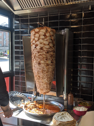 Photo of Shawarma Marina مطعم سوري”، “مطعم عربي”، “شاورما في هامبورغ” - Wandsbeker Chaussee 29, 22089 Hamburg, Germany