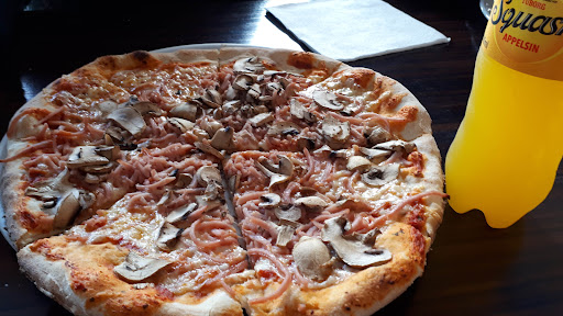 Photo of Ninos Pizza - Slotsgade 59, 3400 Hillerød